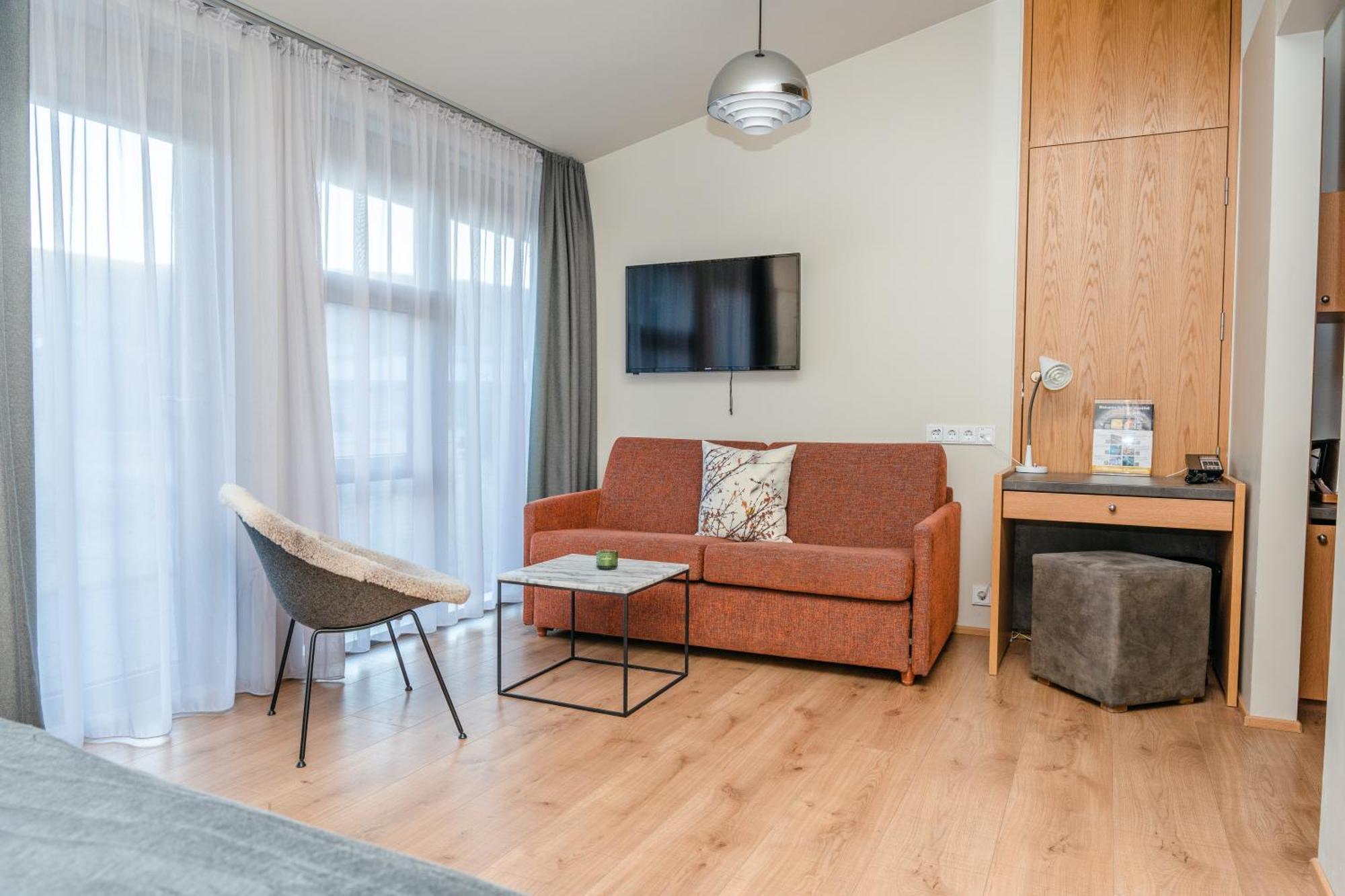 Hotel Husafell Bagian luar foto