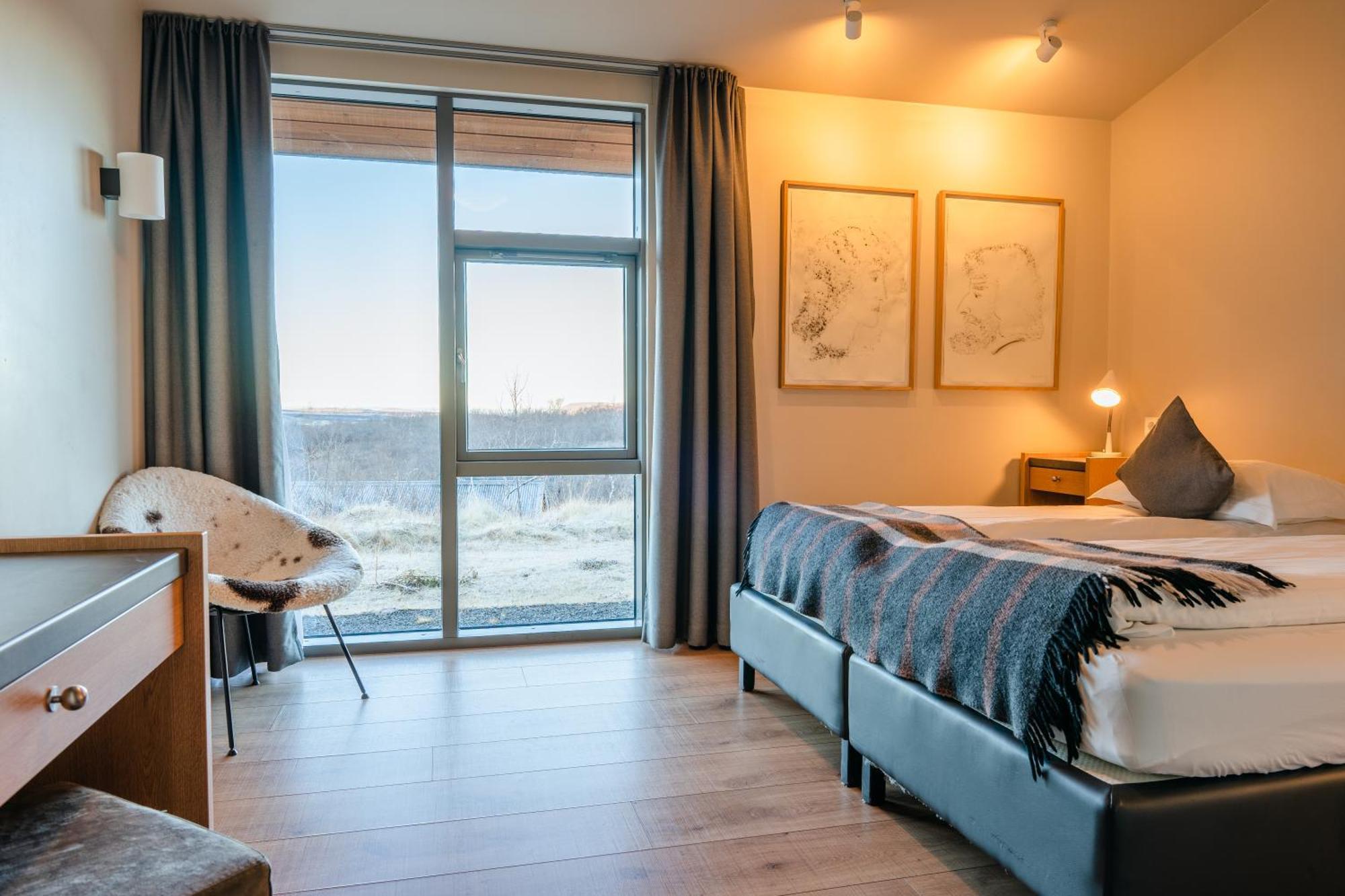 Hotel Husafell Bagian luar foto